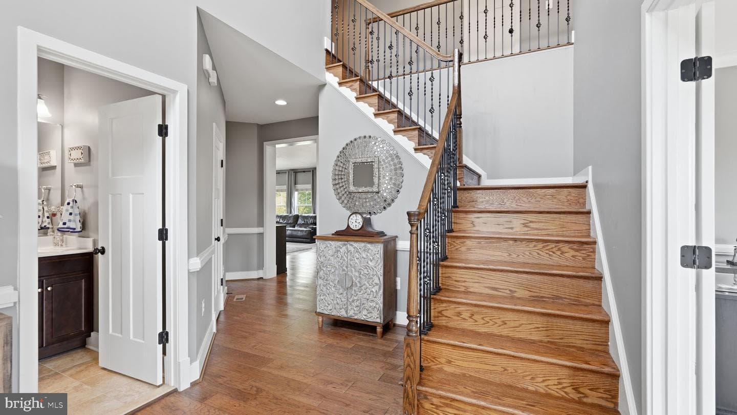 124 Brooke Point Court photo 7