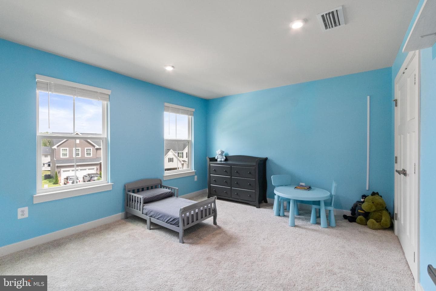 417 Greenstead Drive photo 22
