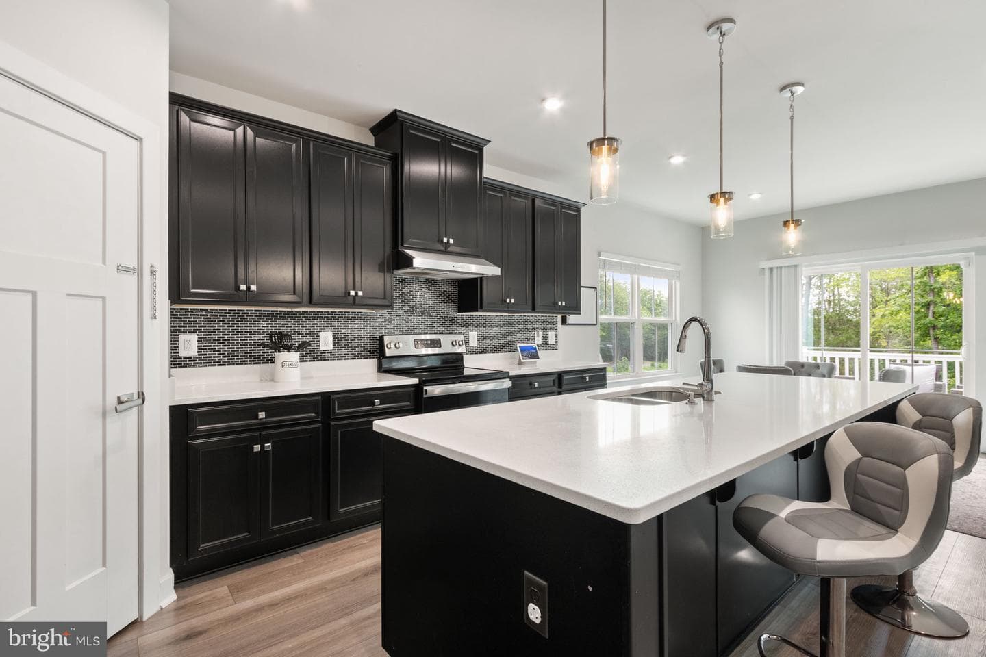 417 Greenstead Drive photo 3