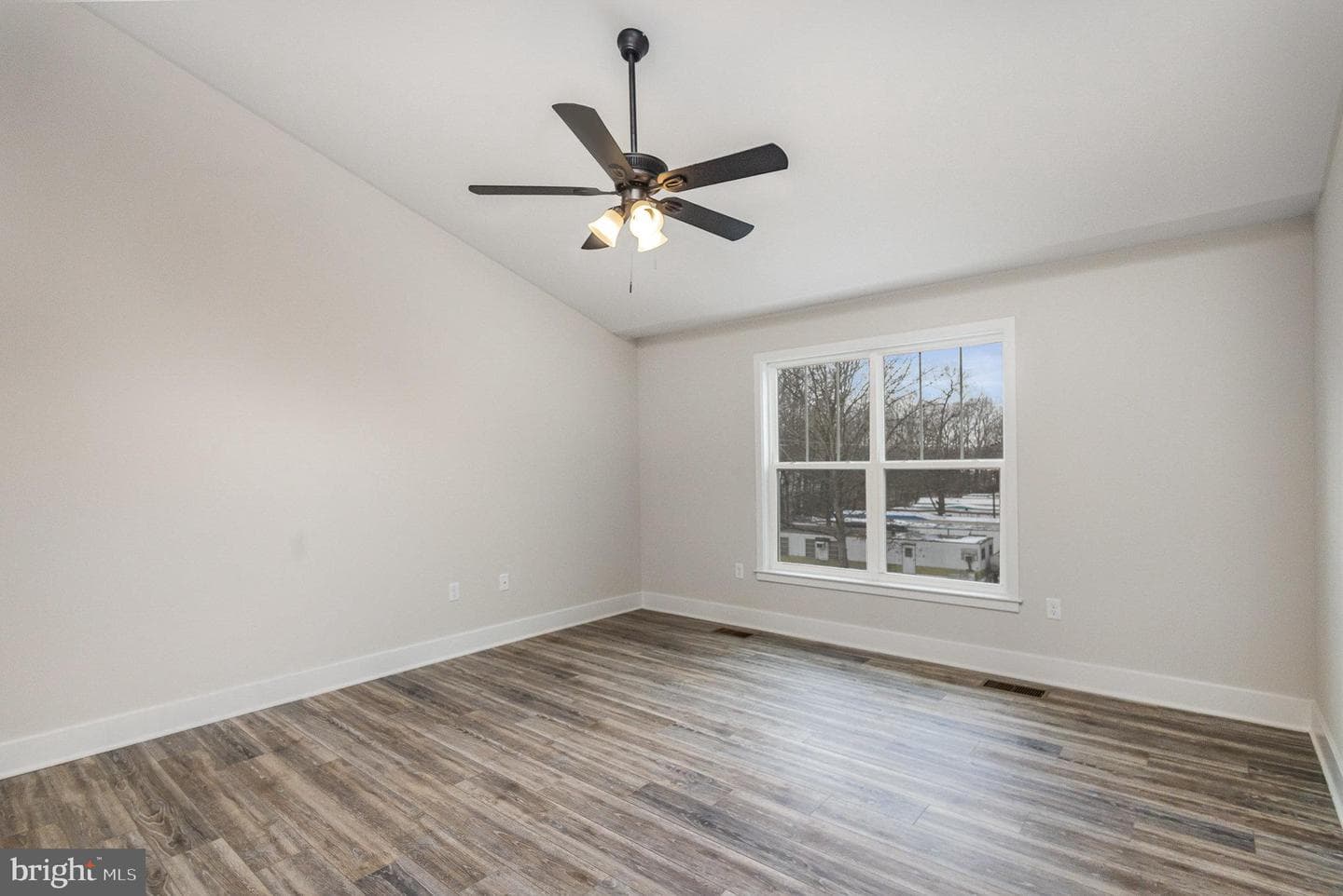 1027 John Paul Jones Drive photo 4