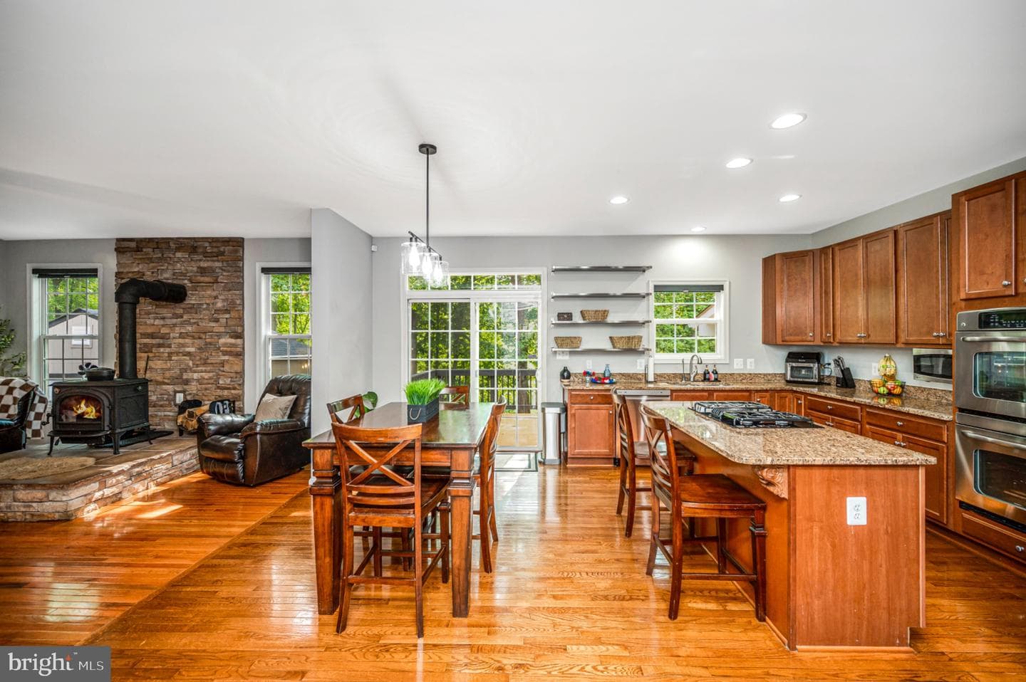 239 Toluca Road photo 34
