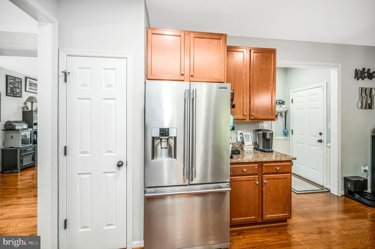 239 Toluca Road photo 44