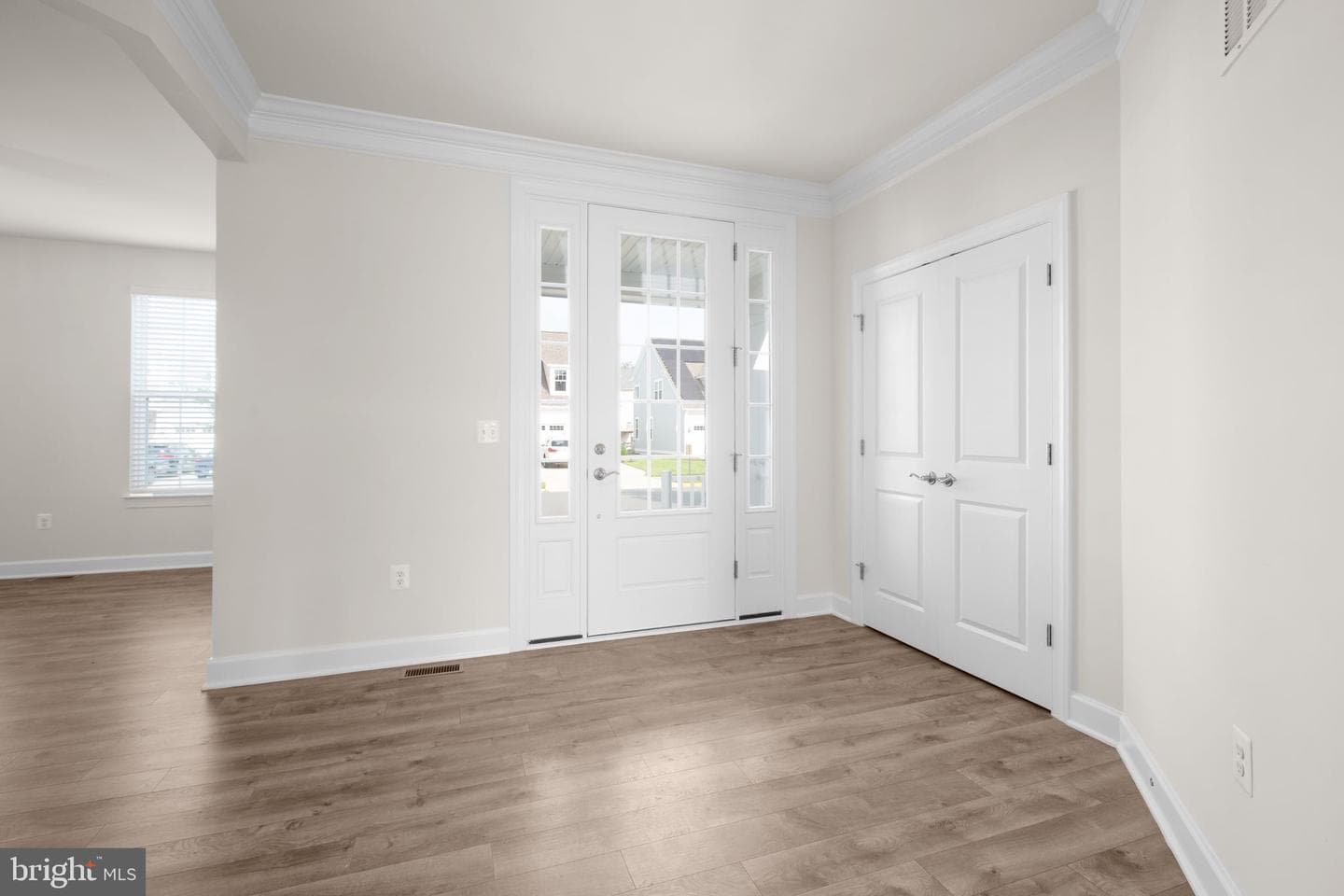 1221 Marigold Street photo 5