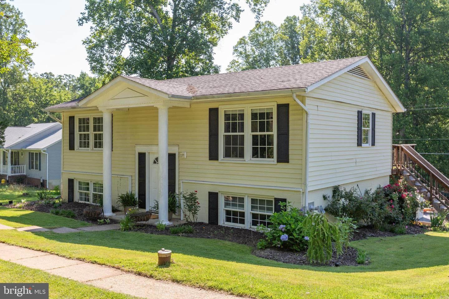 665 Holly Corner Rd, Fredericksburg