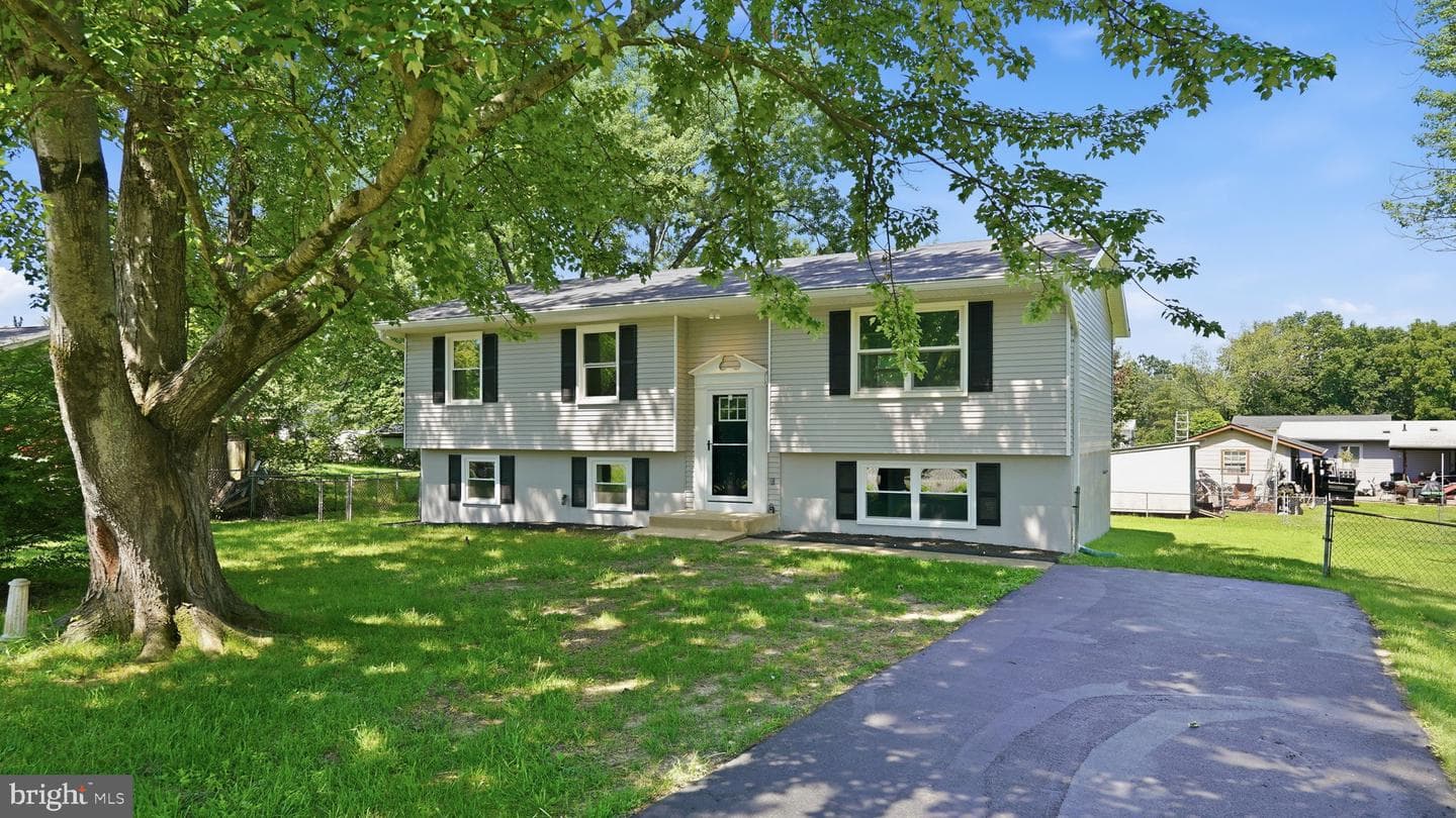 210 Austin Drive photo 3