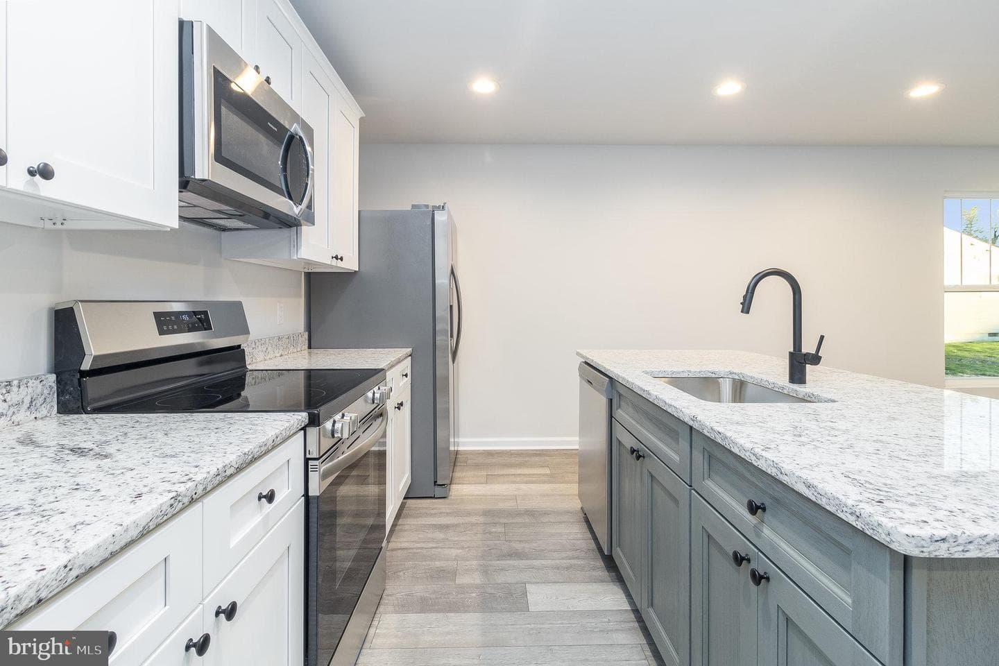 1194 Holly Street photo 13