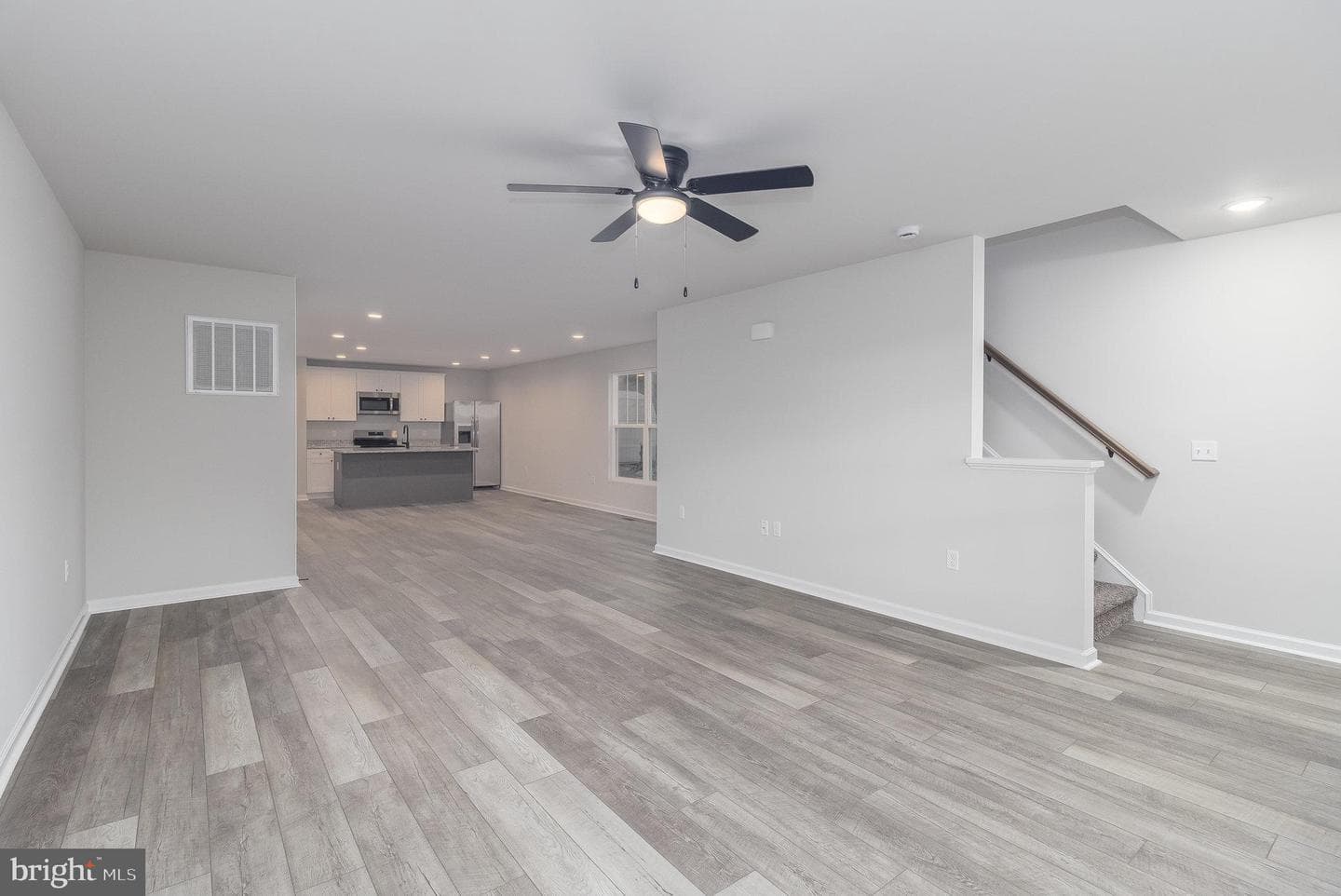 1194 Holly Street photo 4