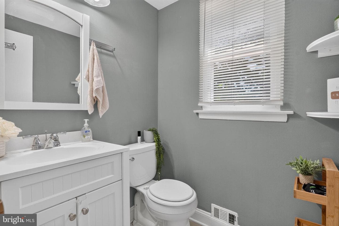 212 Pepper Tree Lane photo 11