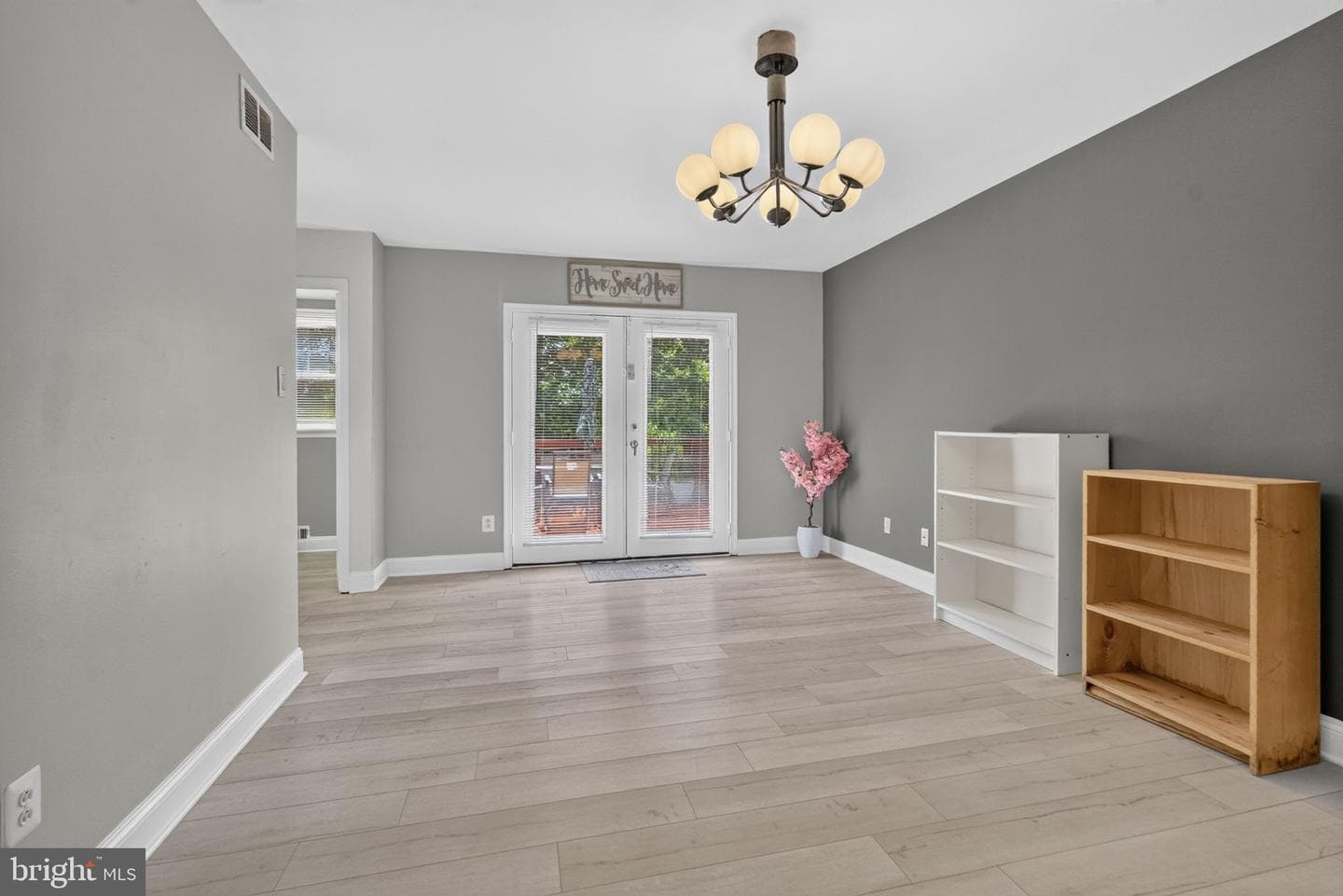 212 Pepper Tree Lane photo 14