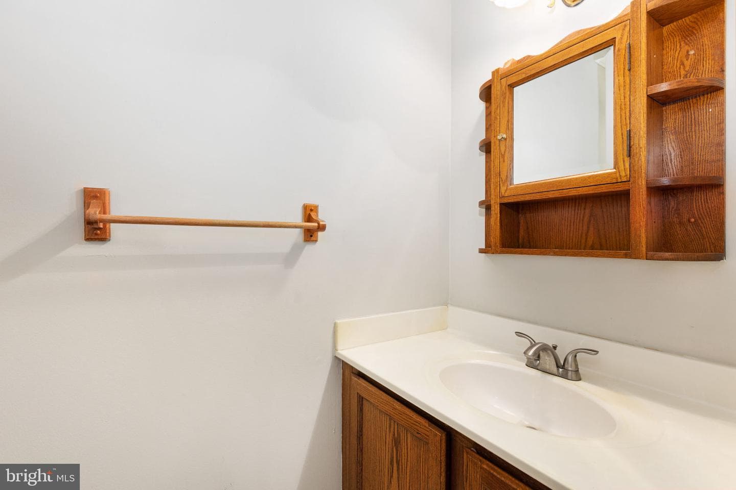 1 Markham Way photo 13