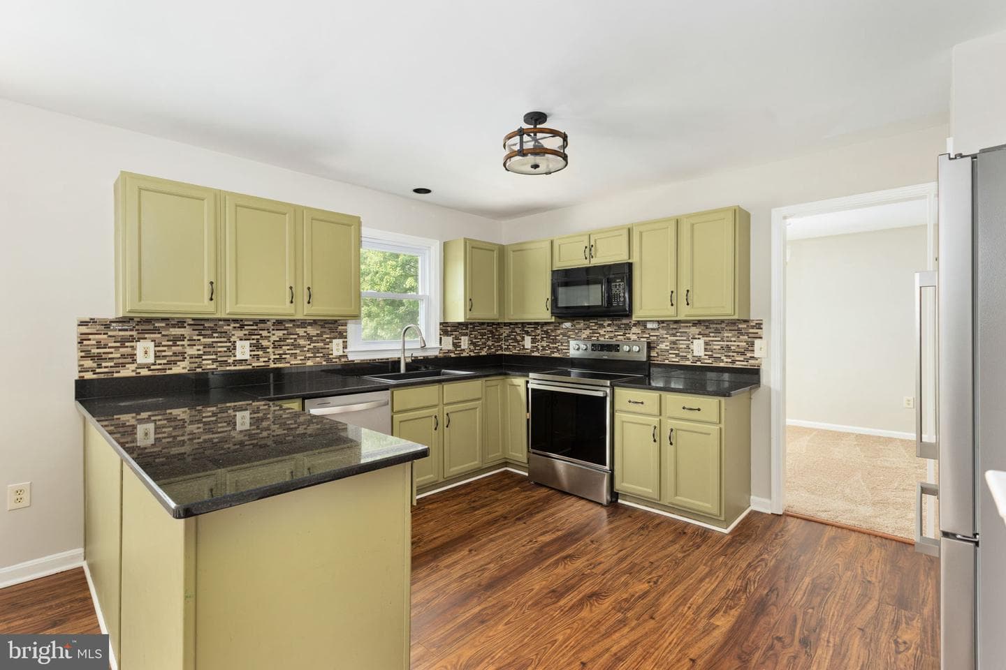 1 Markham Way photo 22