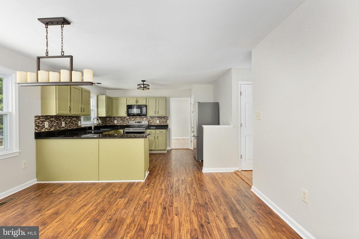 1 Markham Way photo 29