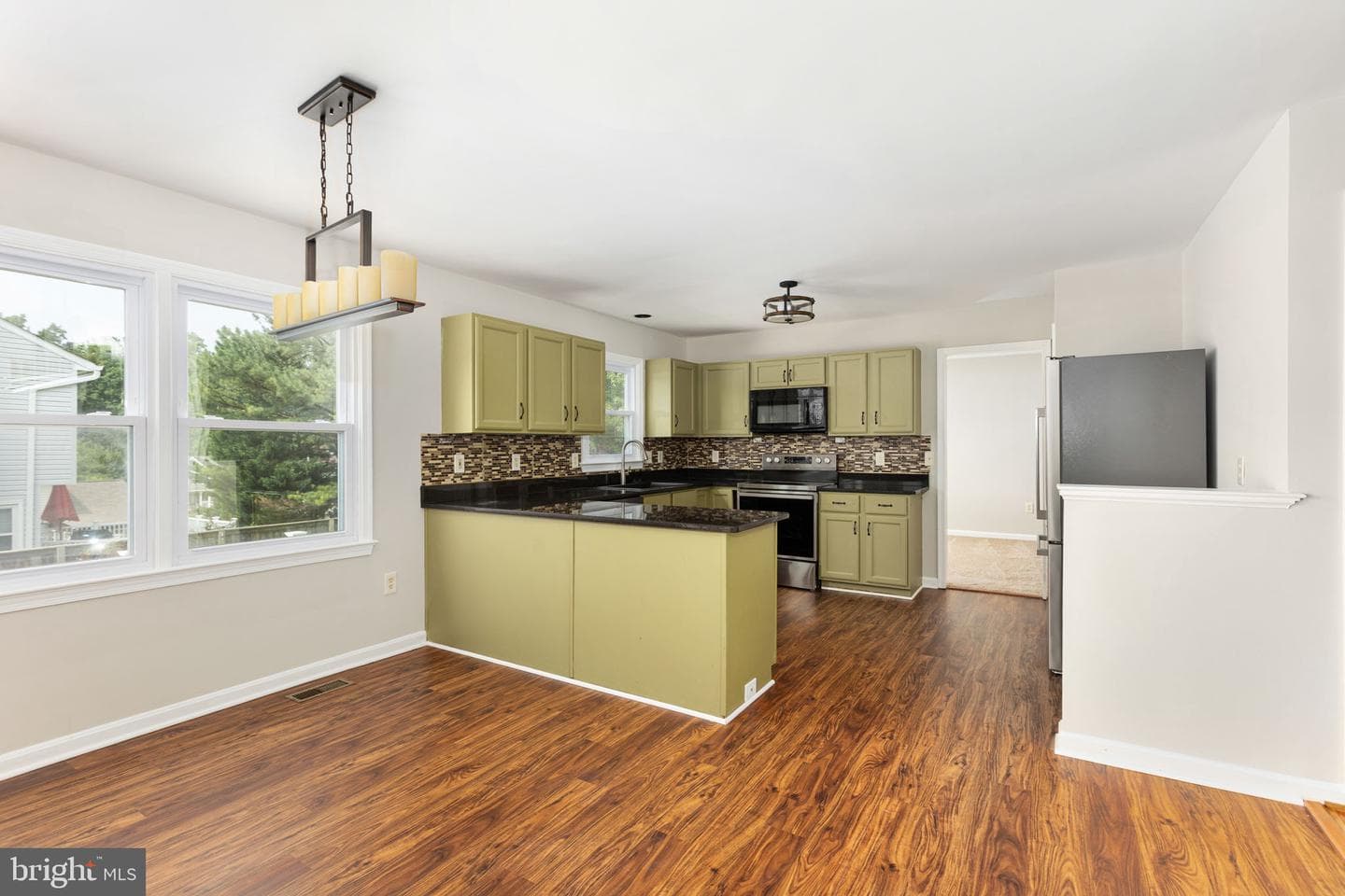1 Markham Way photo 30
