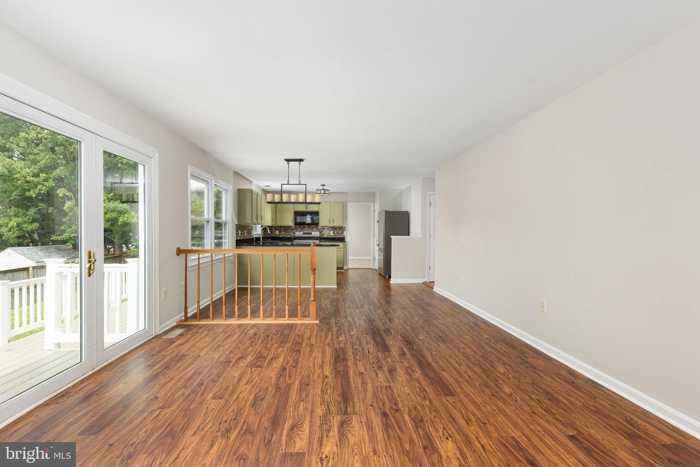 1 Markham Way photo 33