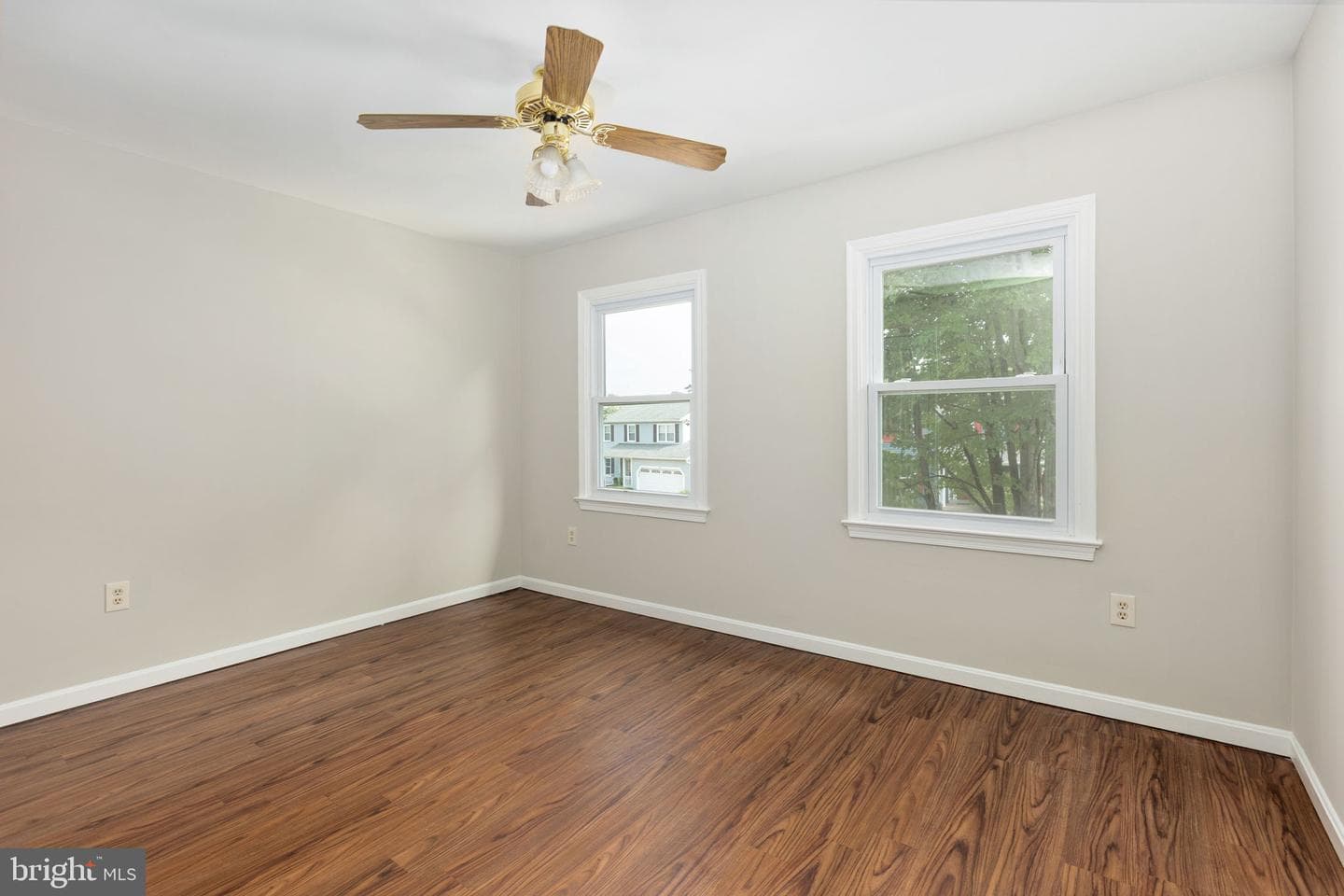 1 Markham Way photo 36