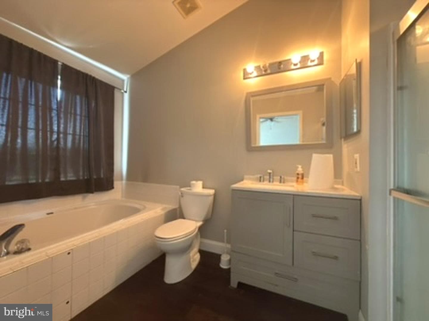 410 Munsons Hill Court photo 19