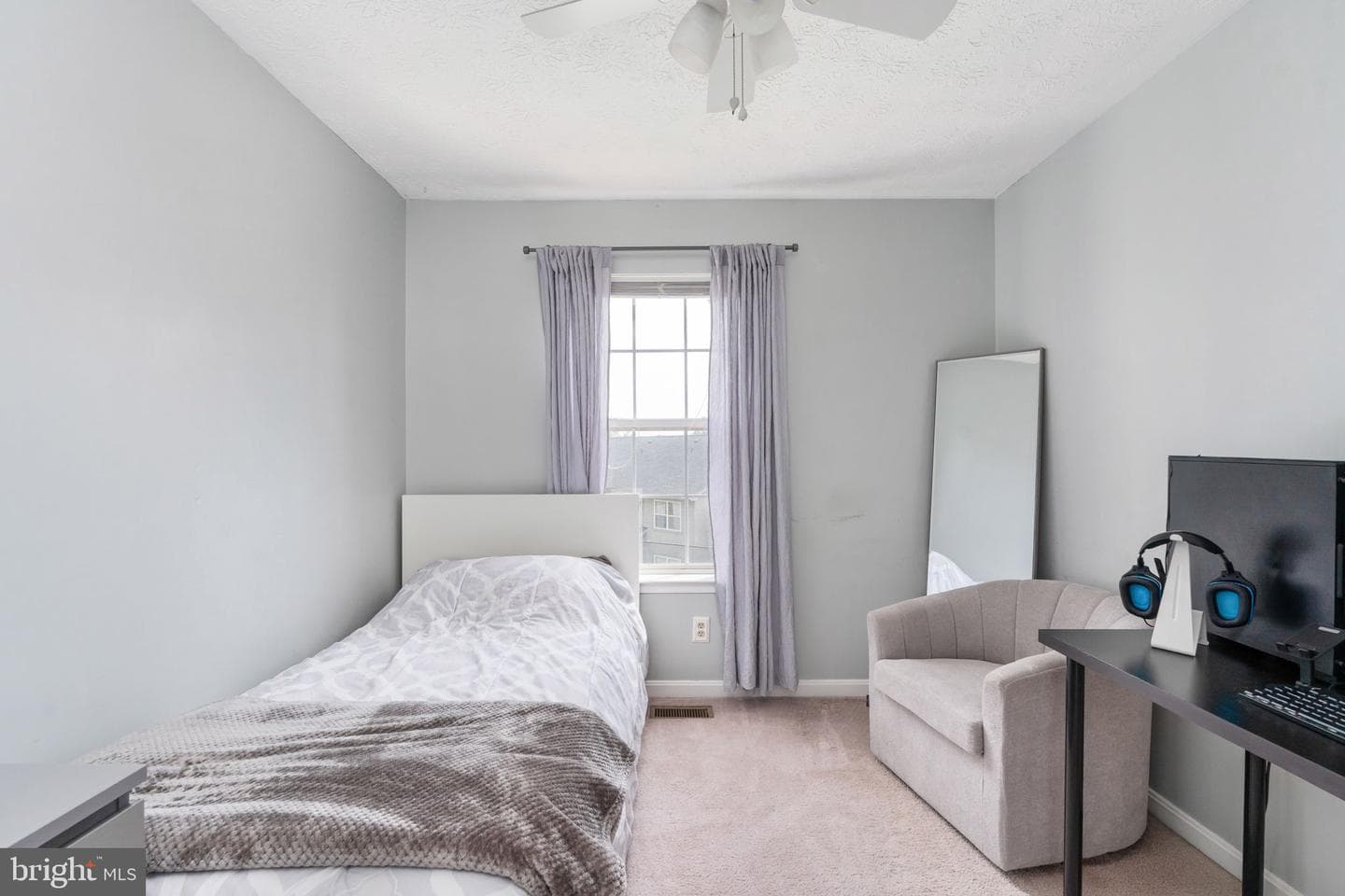 406 Rover Court photo 34