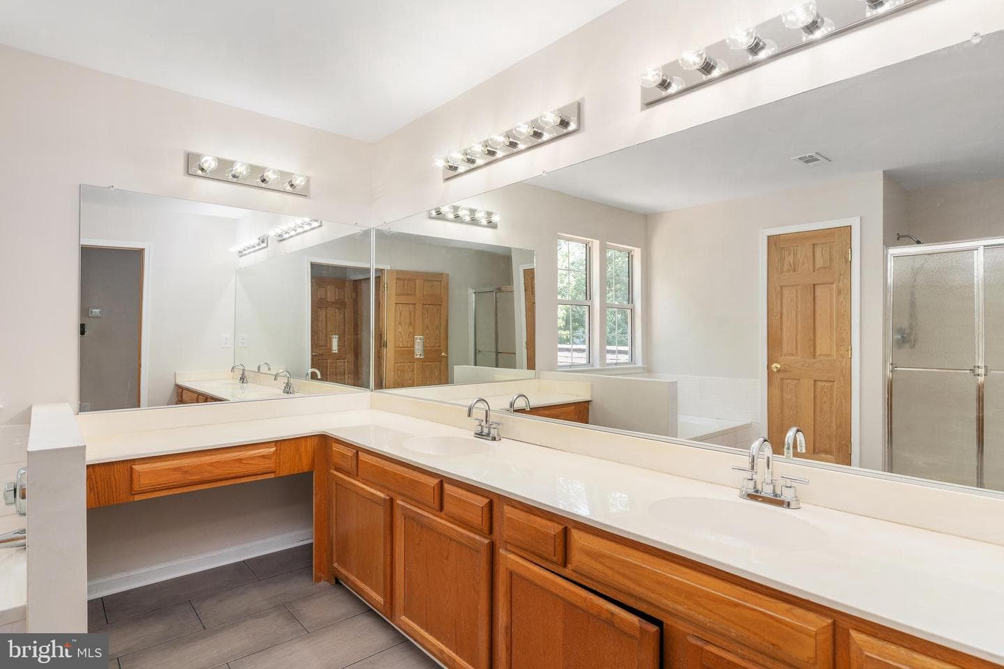 5 Timberwood Court photo 46