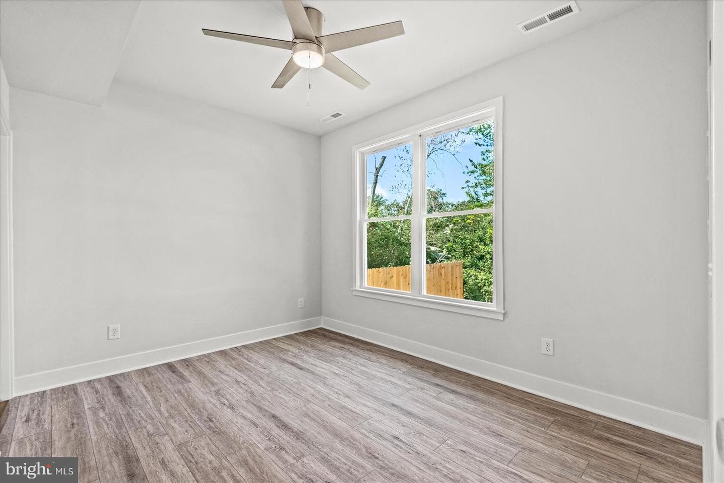 207 Lincoln photo 16