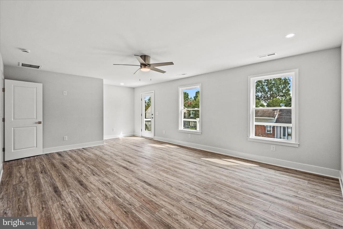 207 Lincoln photo 23