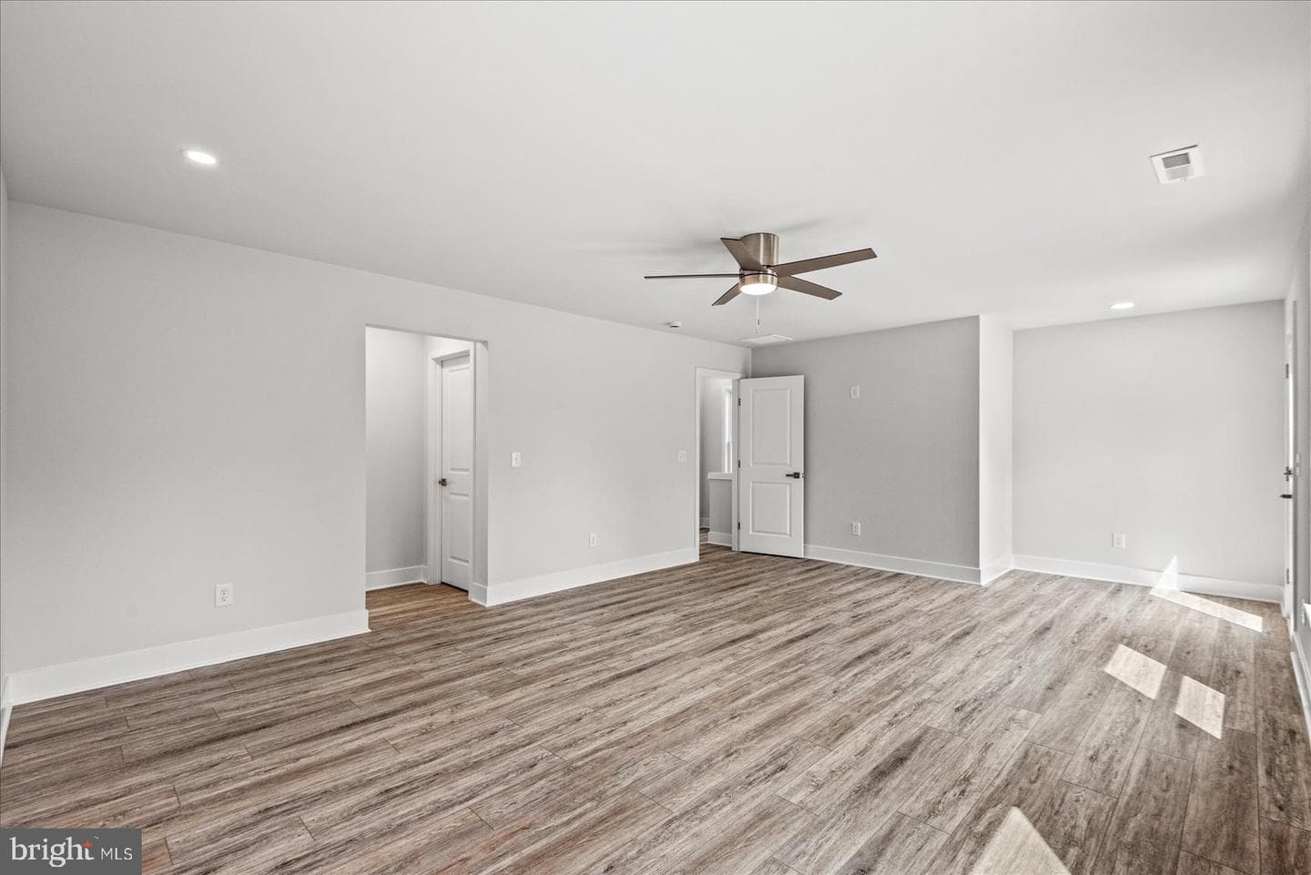 207 Lincoln photo 24