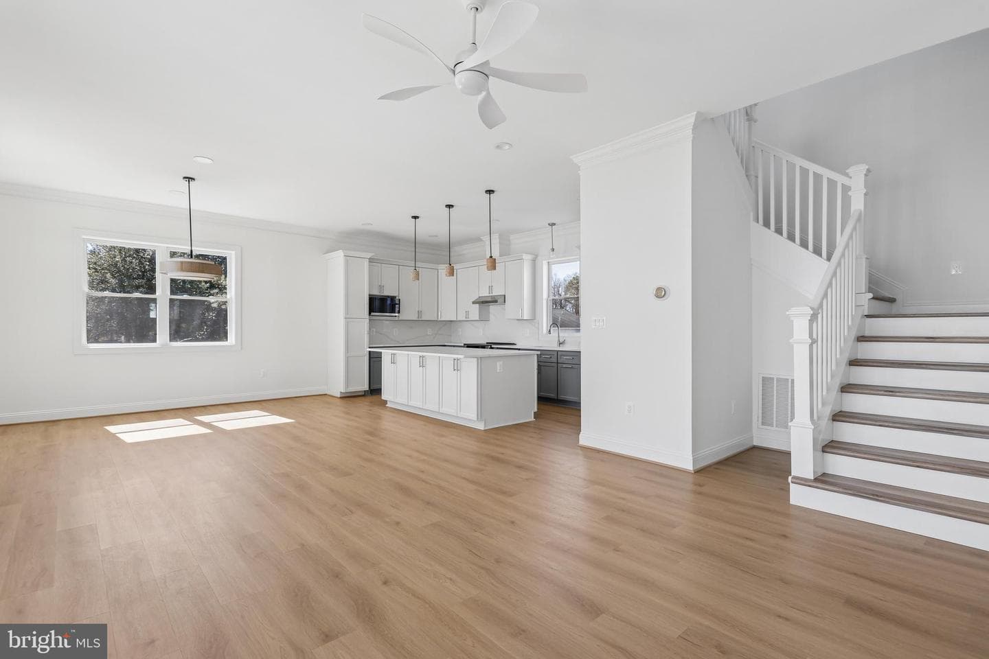 54 Shore Dr. photo 14