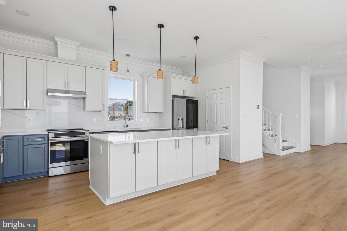 54 Shore Dr. photo 15