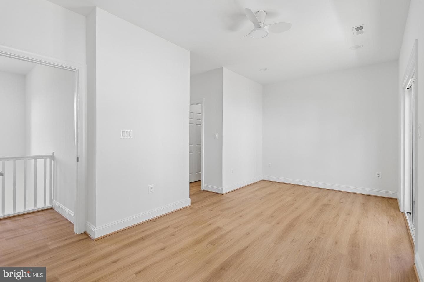 54 Shore Dr. photo 23
