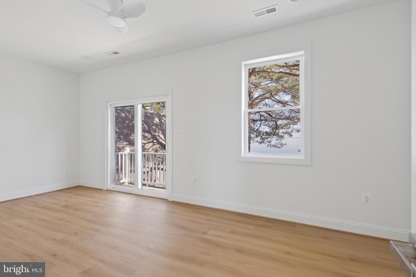 54 Shore Dr. photo 24