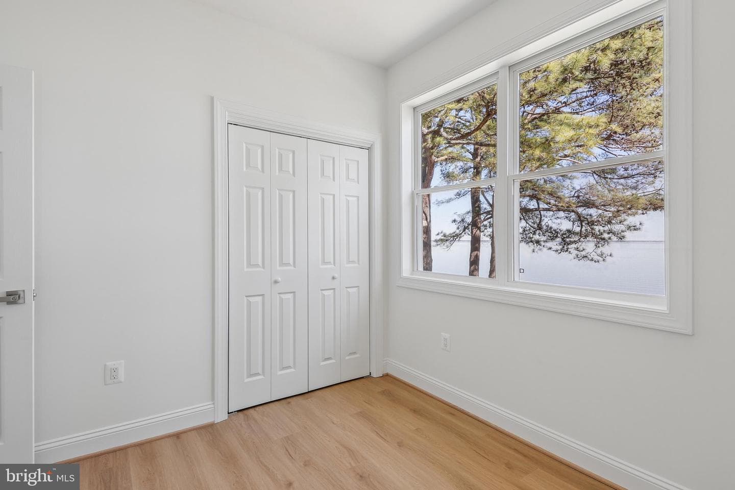 54 Shore Dr. photo 29