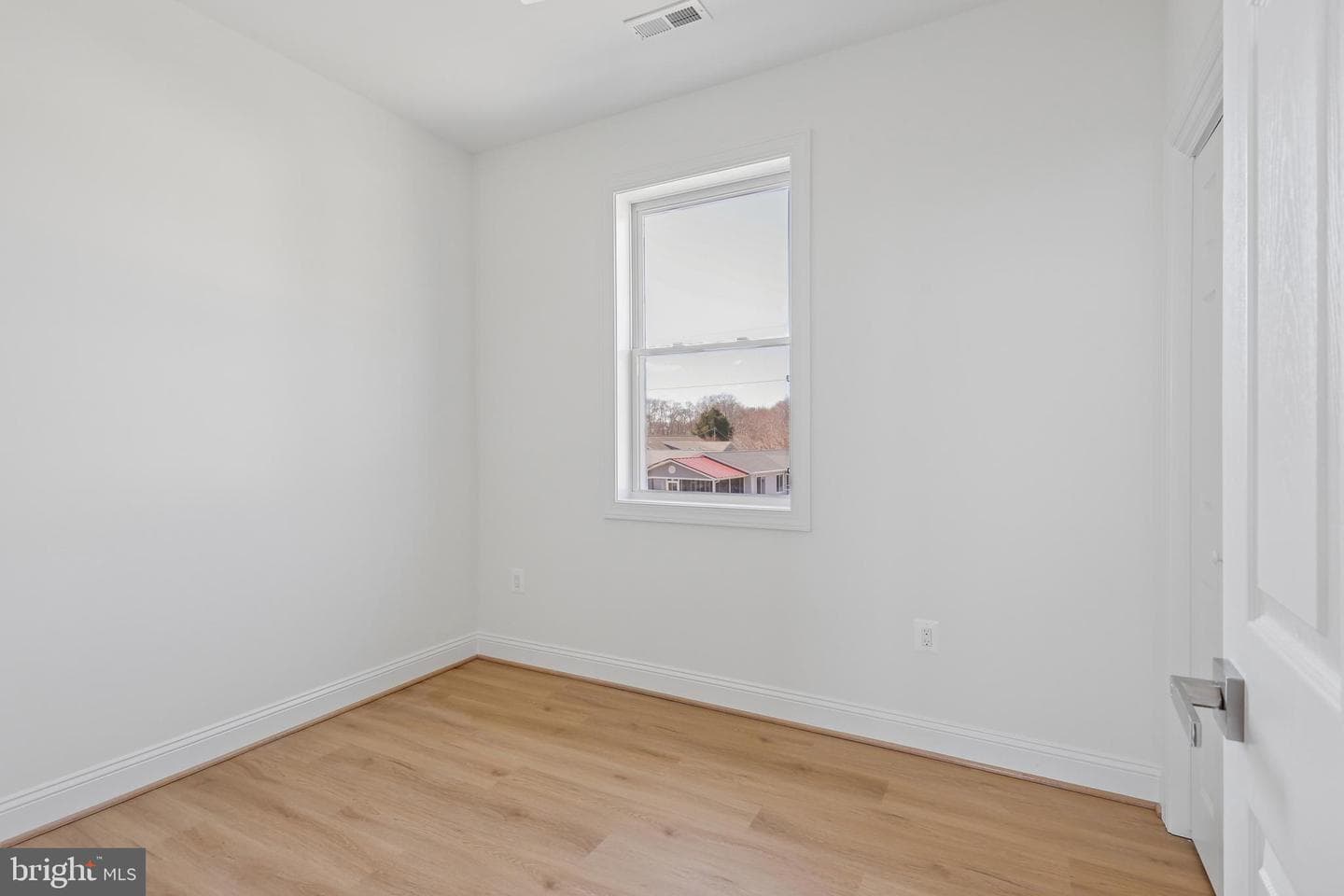 54 Shore Dr. photo 31