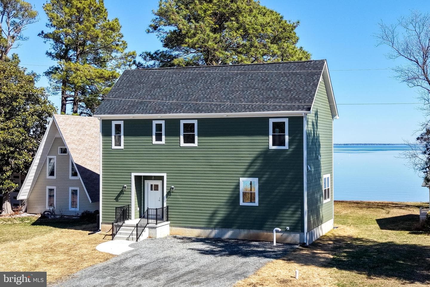 54 Shore Dr. photo 7