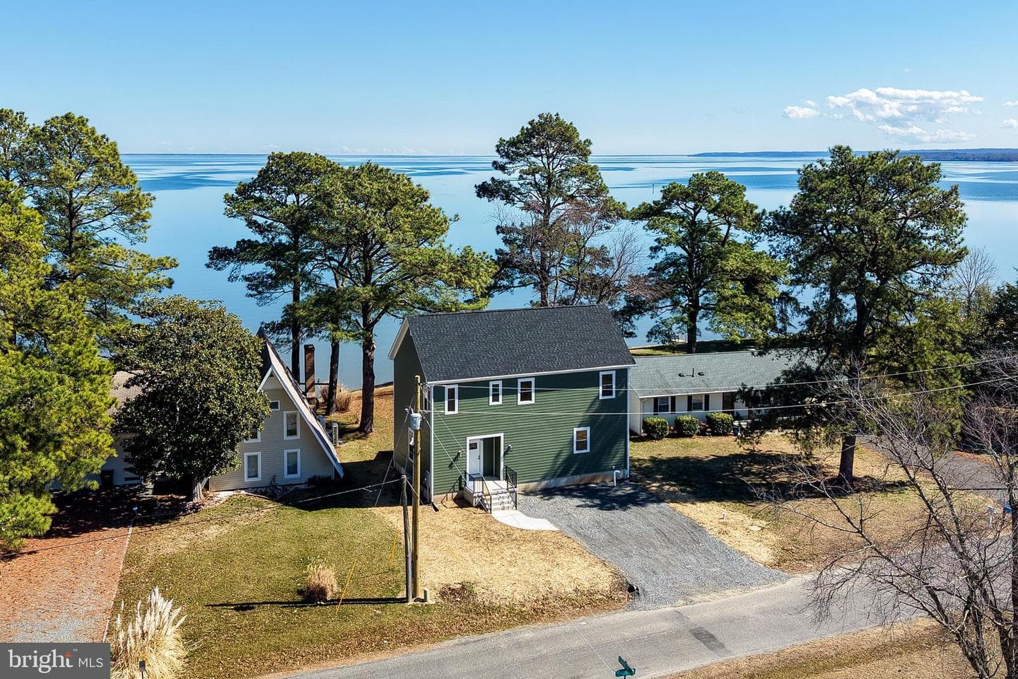 54 Shore Dr. photo 9