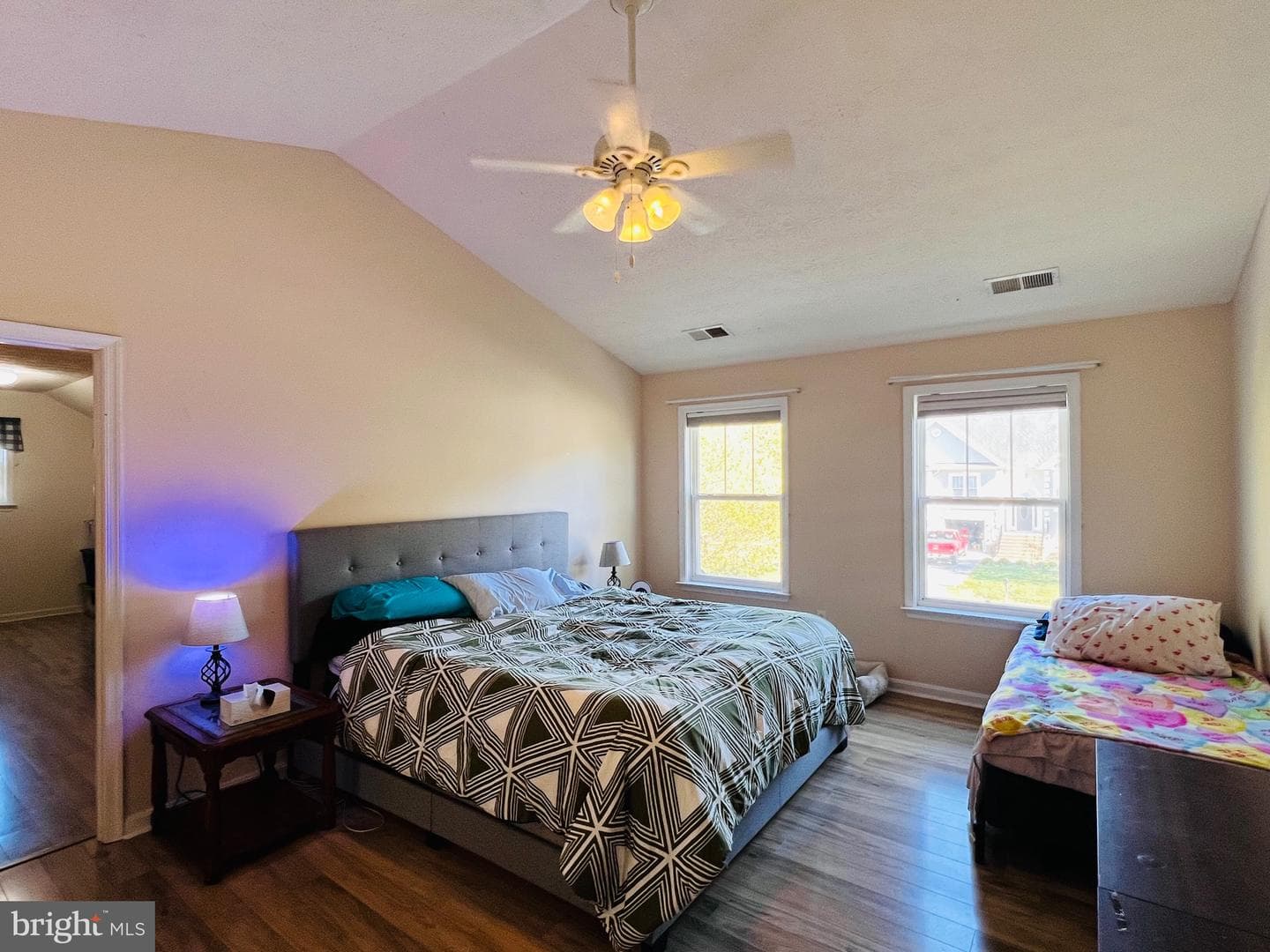 213 Forest Avenue photo 37