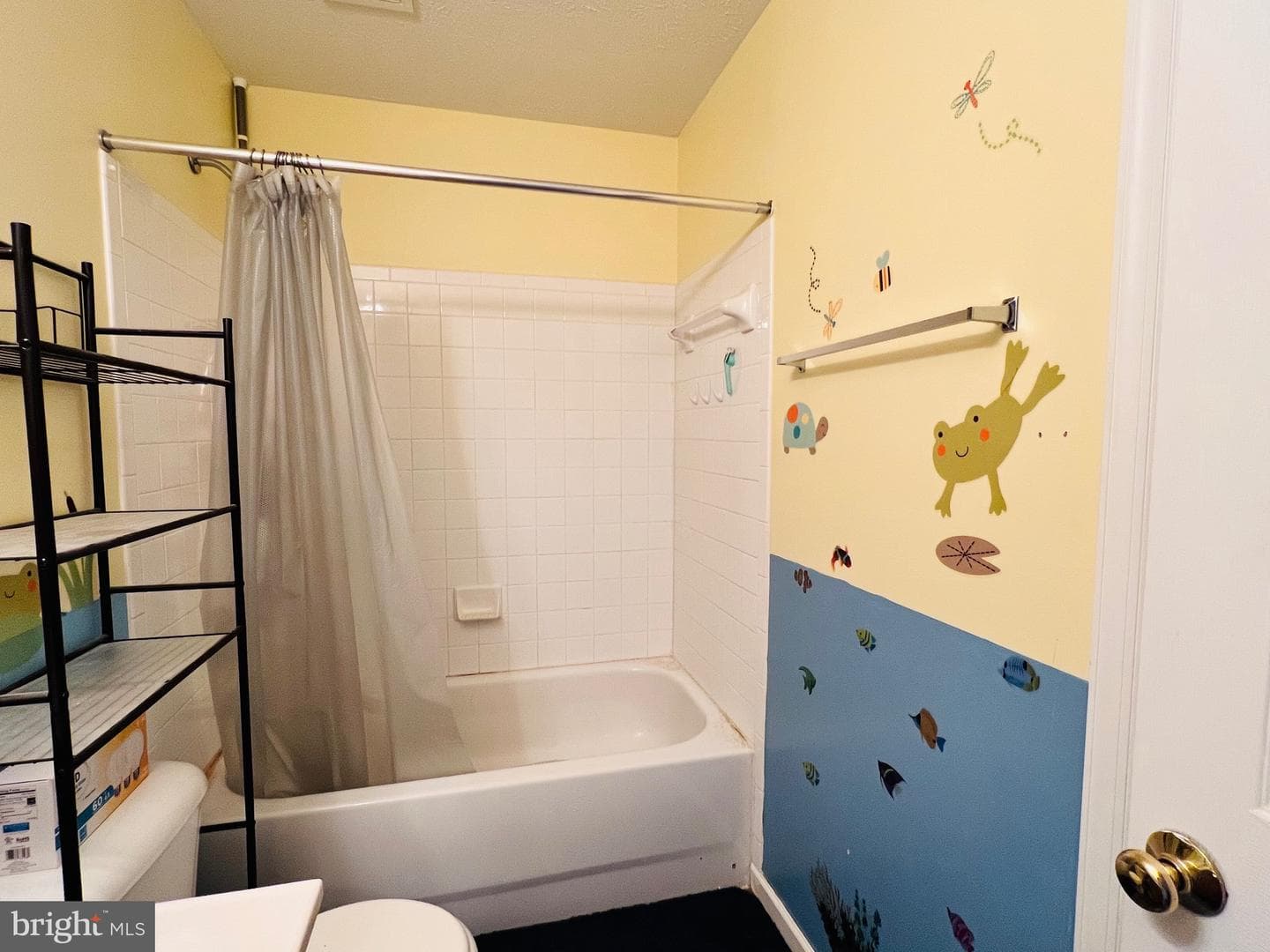 213 Forest Avenue photo 49