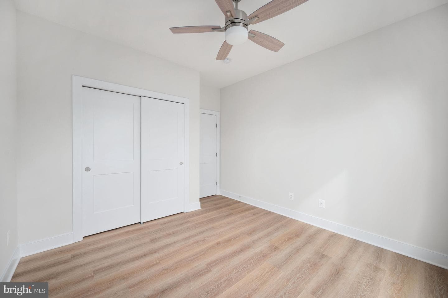 709 Garfield Avenue photo 38