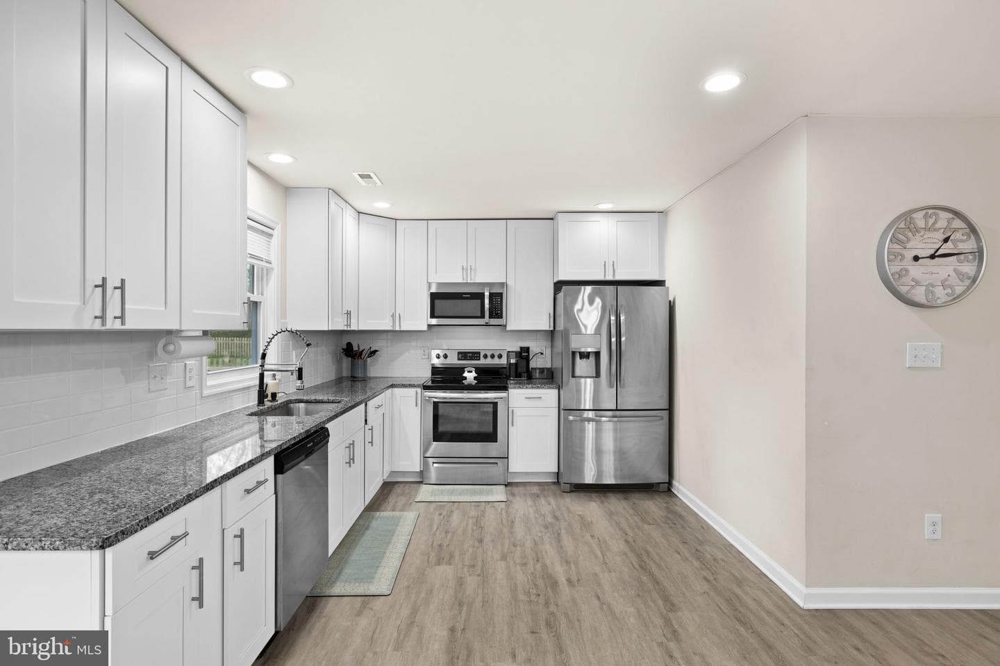 84 Pinewood Ln. photo 12