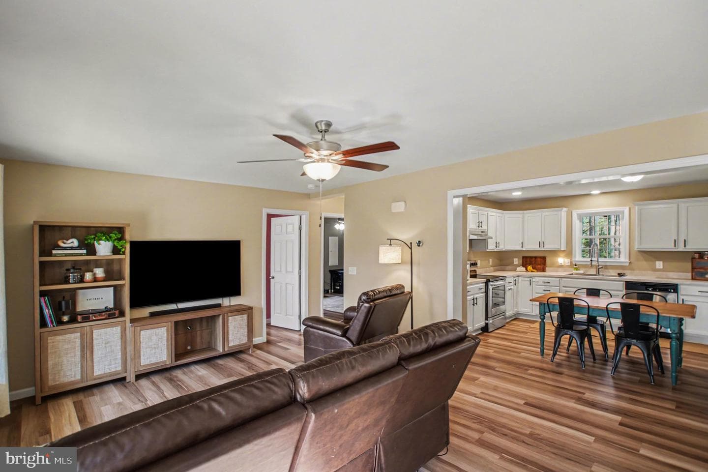 261 Azure Drive photo 2