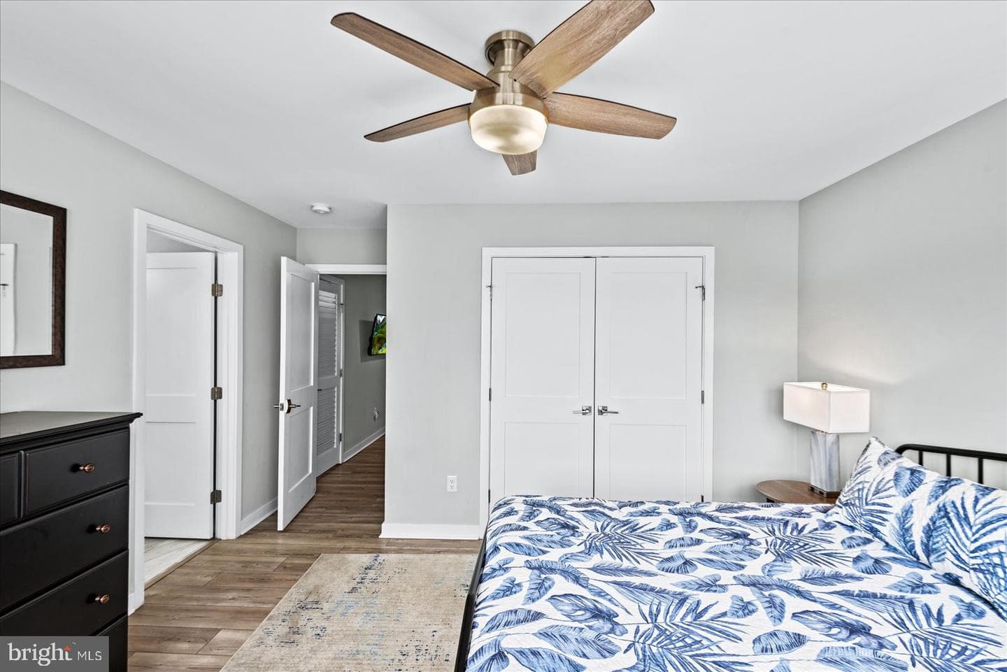 300 Douglas Avenue photo 20