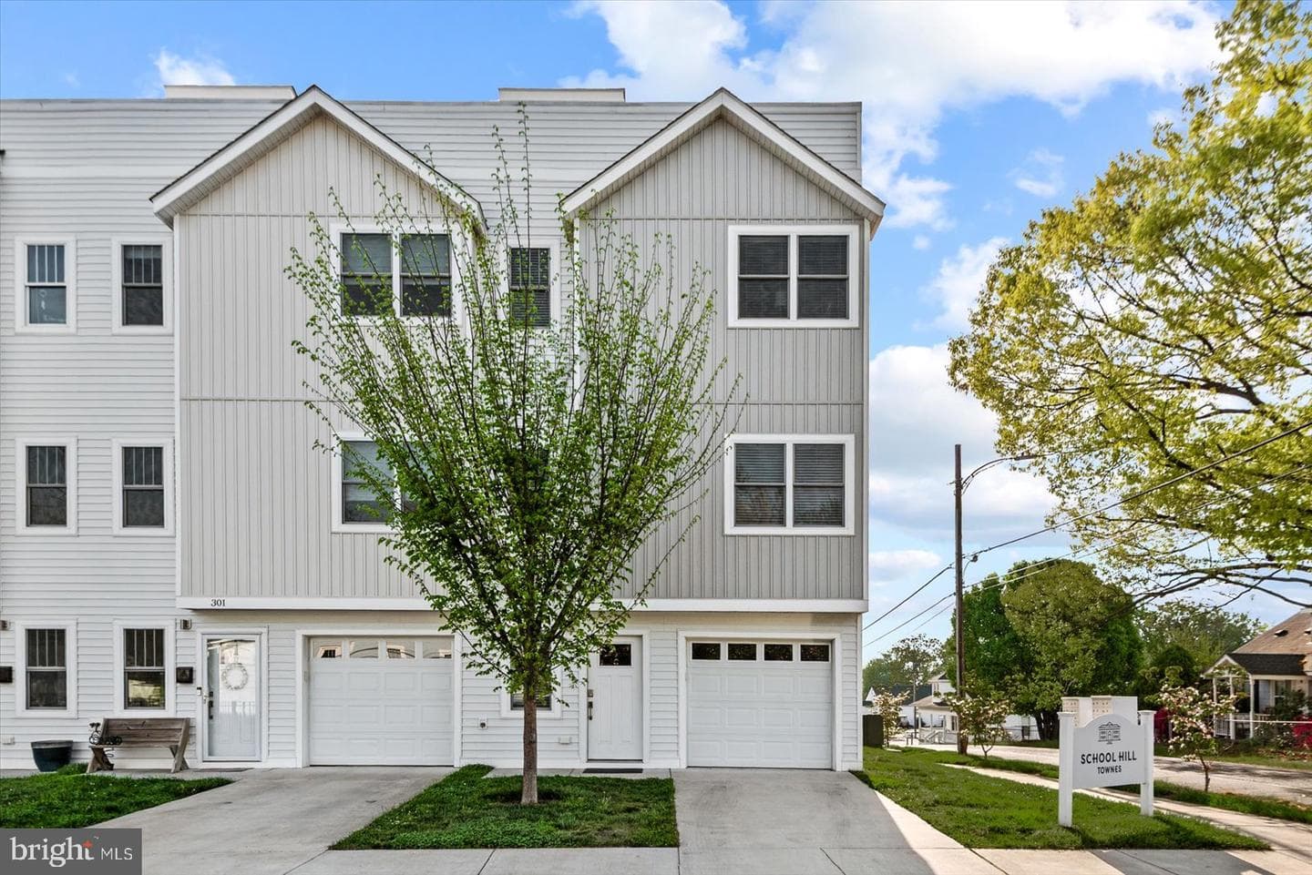 300 Douglas Avenue photo 3