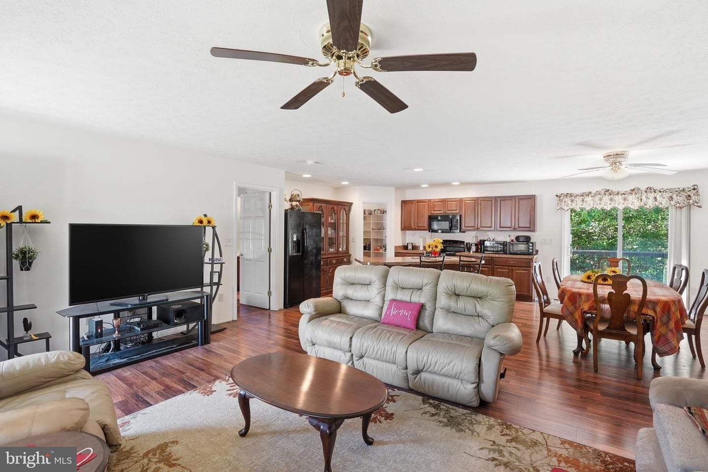 275 Monticello photo 6