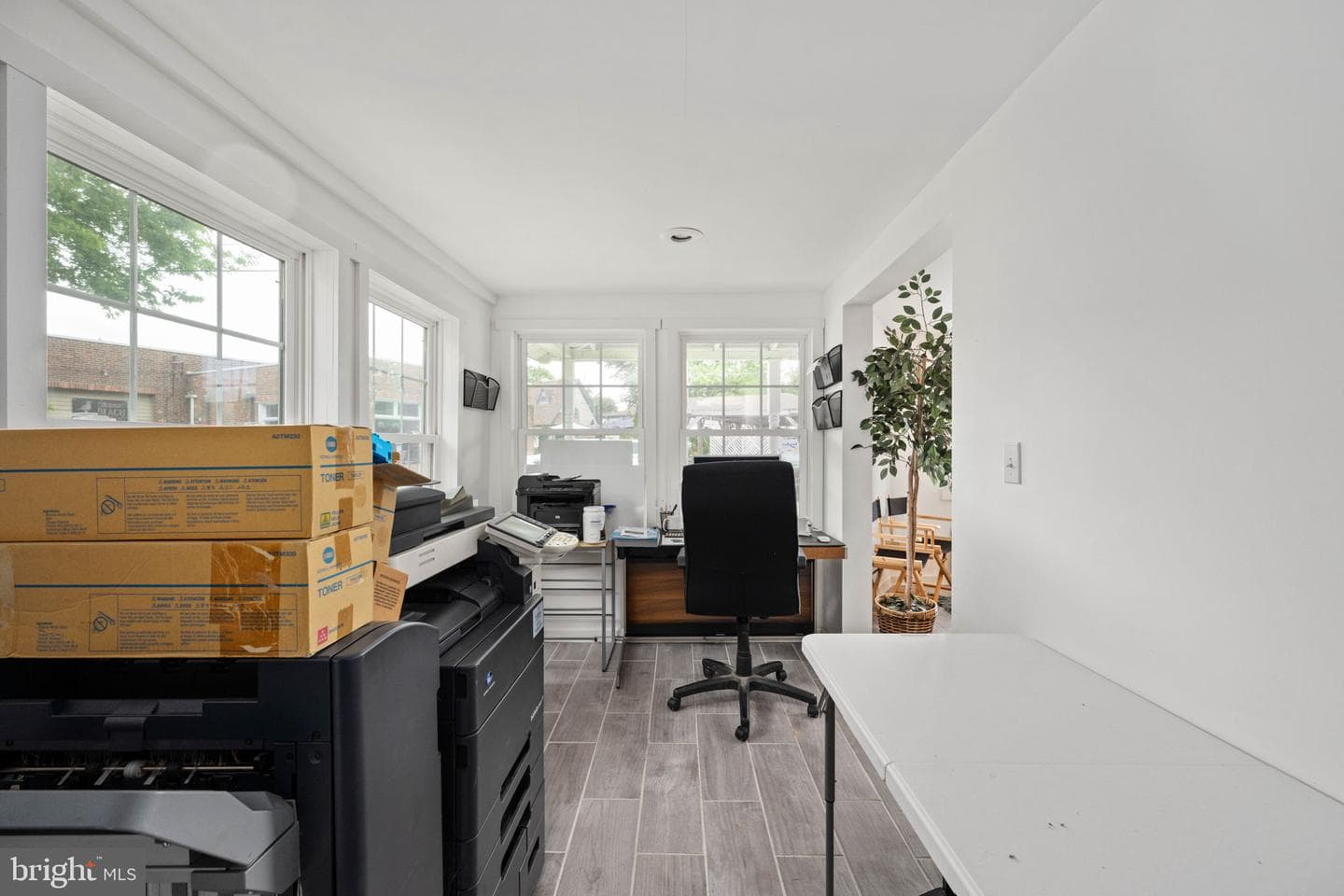 215 Irving Avenue N photo 14