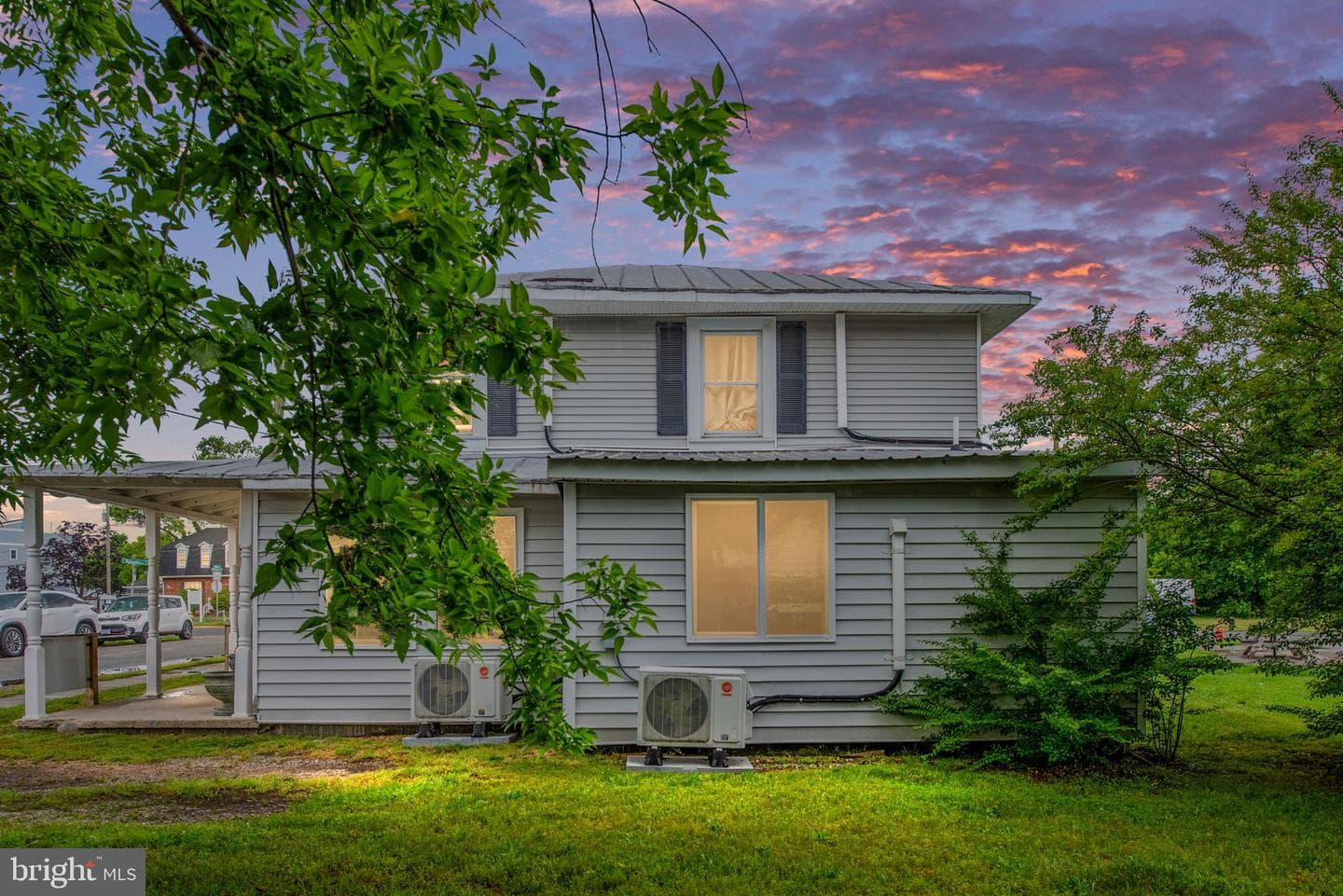 215 Irving Avenue N photo 21