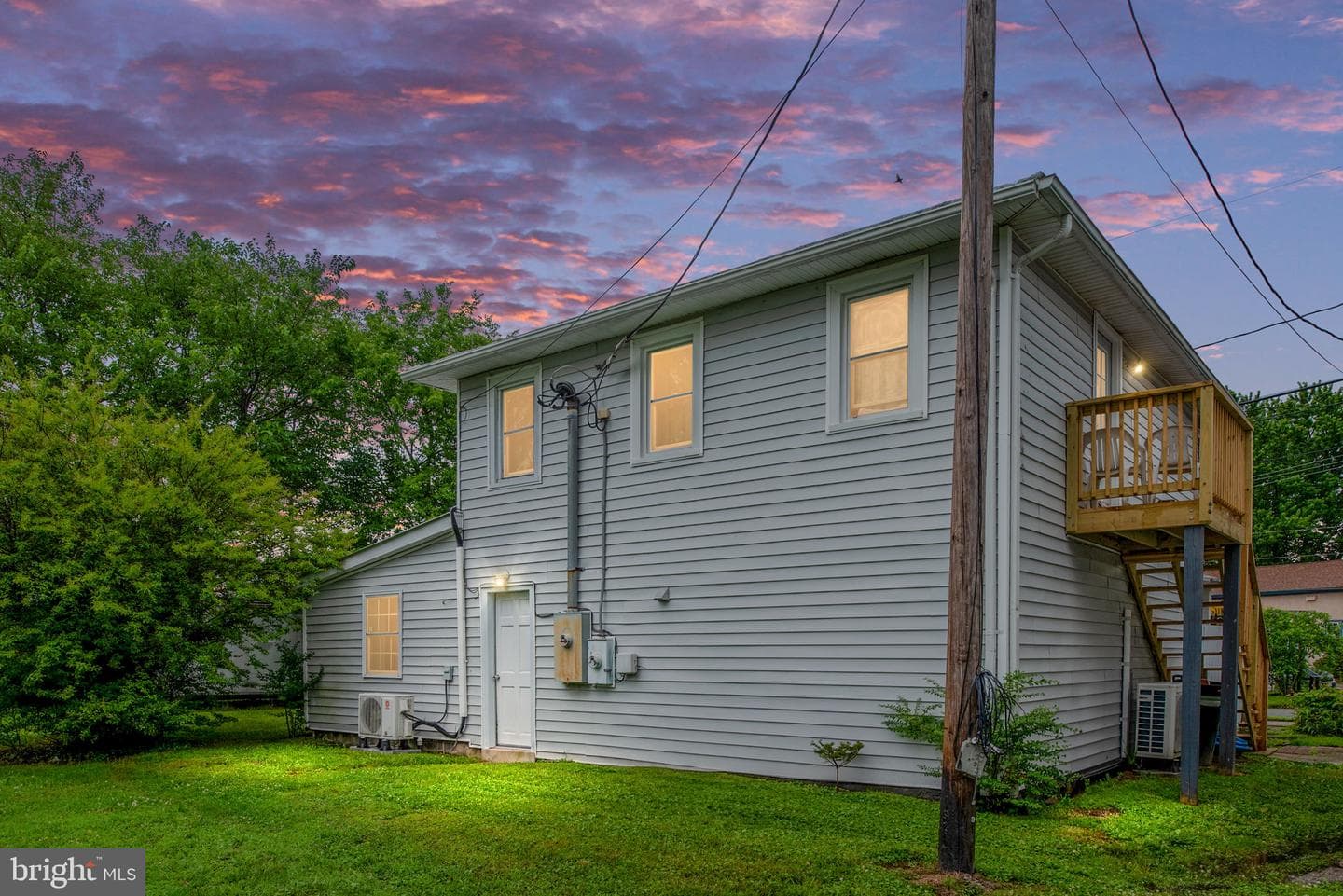 215 Irving Avenue N photo 22