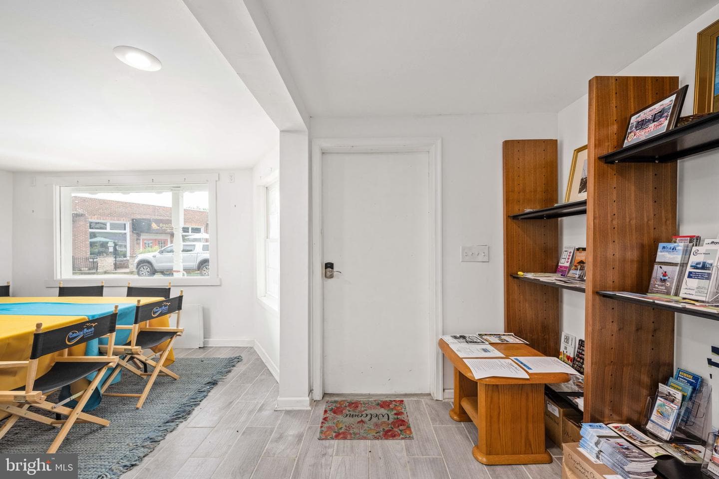 215 Irving Avenue N photo 3