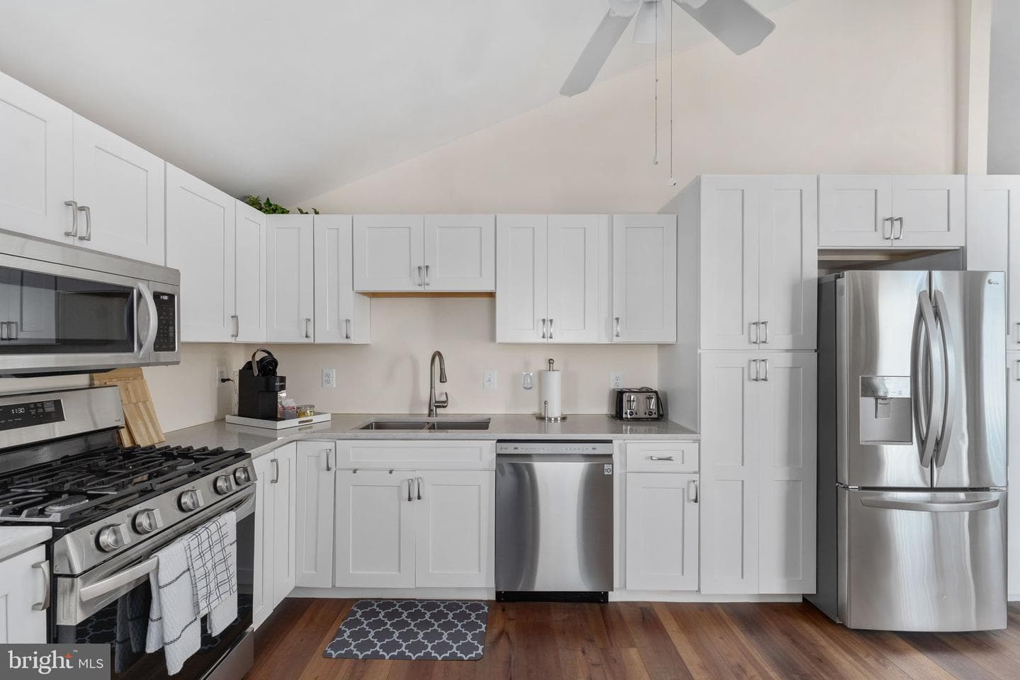222 Shore Drive photo 6