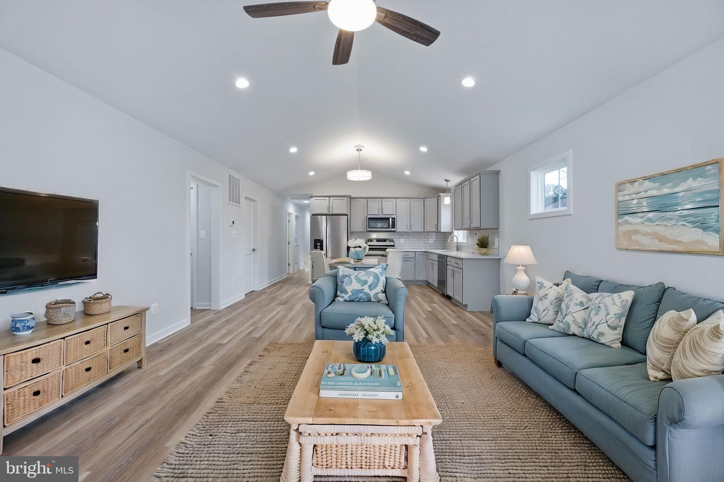 390 Monticello Drive photo 4