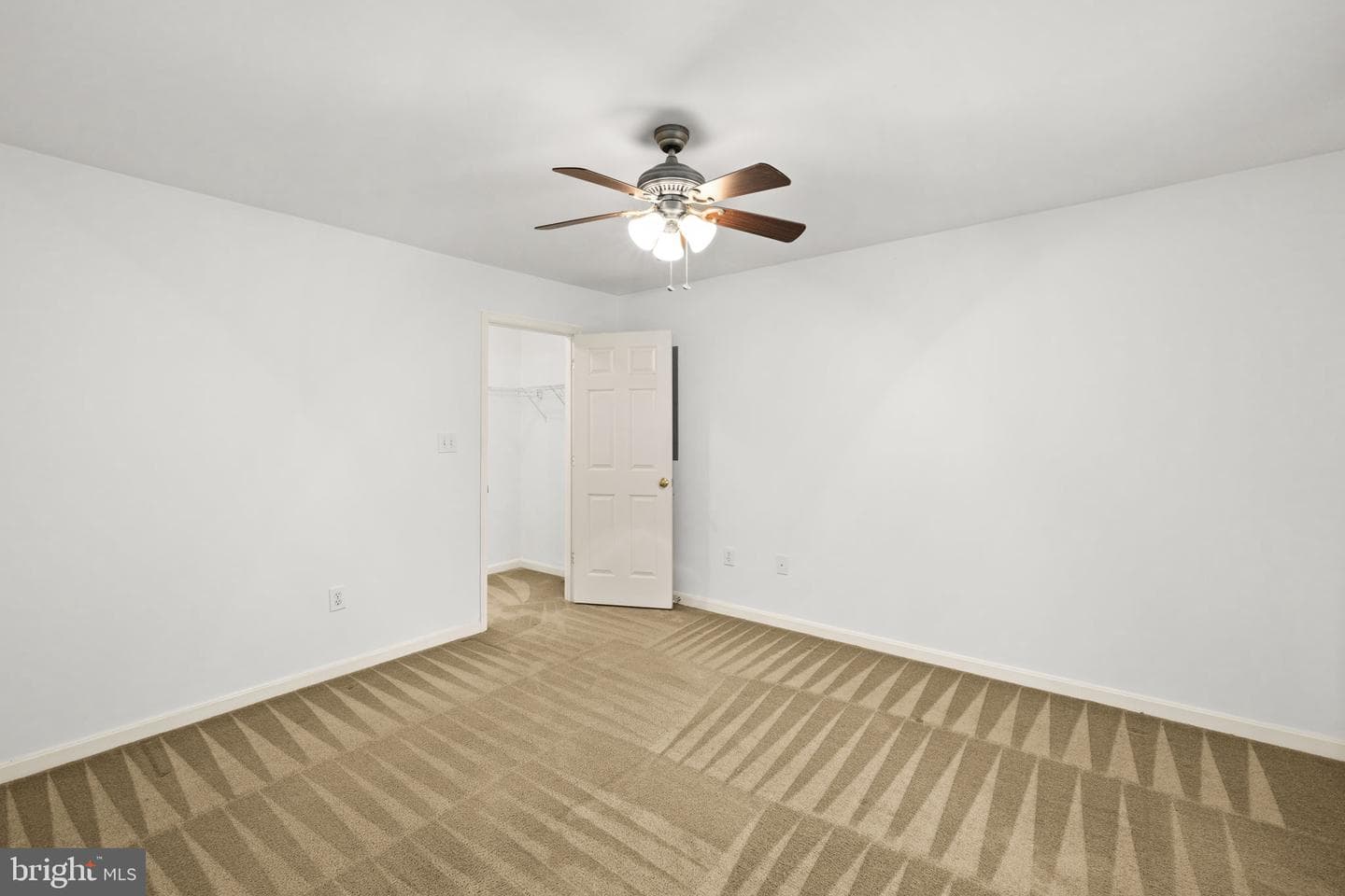 144 Bonnie Del Dr photo 17