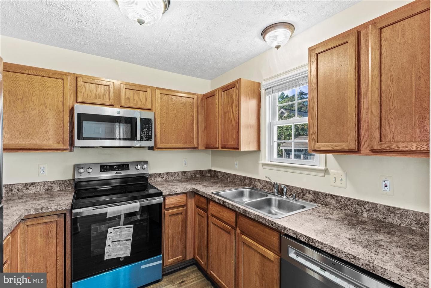 321 3rd Street photo 16