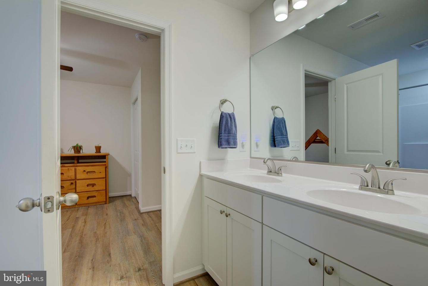 47 Magnolia Blvd (Former Cedar Lane) photo 33
